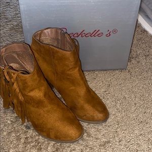 Brown suede ankle heeled boots with fringe